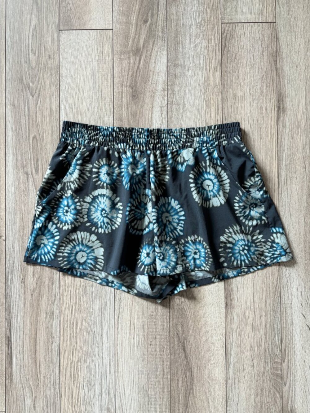 Toad&Co Sunkissed Pull On Shorts Big Sky Blue Tie Dye Womens Medium Gorpcore - Picture 13 of 13